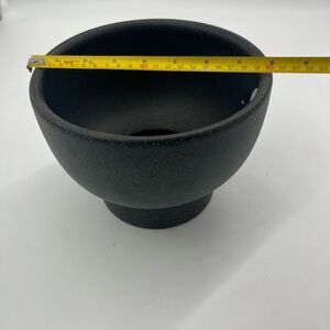 8 in textured planter bowl